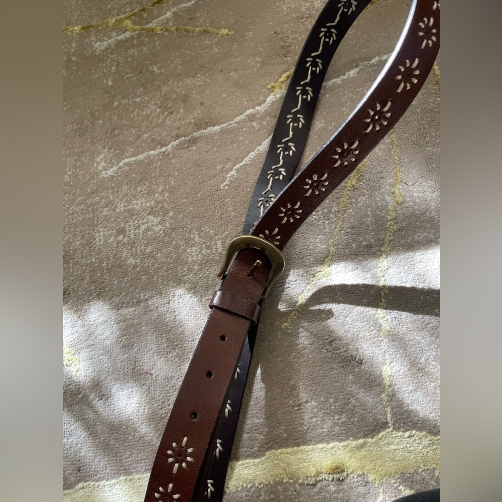 Floral embroidery belt